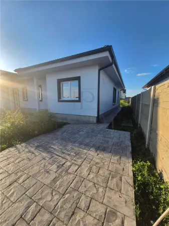 Casă 3 camere Moșnița Nouă - poza 2