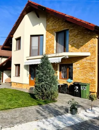 Casă 5 camere Sânmihaiu Român - poza 1