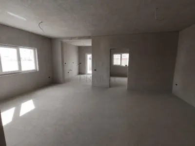 Duplex despartit prin baie - canalizare - mansardabil - foto 2
