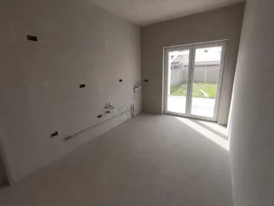 Duplex despartit prin baie - canalizare - mansardabil - foto 3