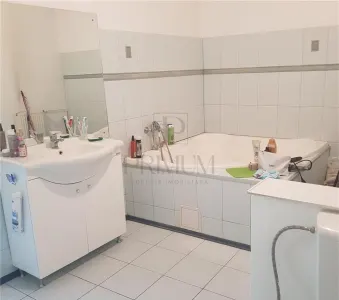 GIROCULUI, CASA CU SAD (spatiu alta destinatie), 4  CAMERE, 3 FRONTURI - foto 3