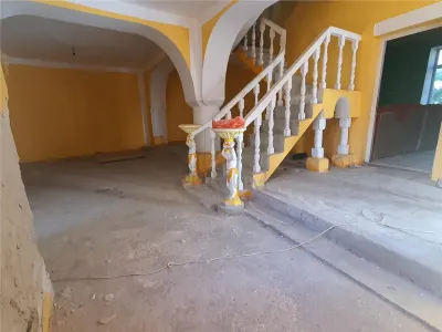 BRAYTIM, POSIBILITATE DE INVESTITIE, CASA DE RENOVAT, P+1E+POD, 2 BALCOANE SI TEREN GENEROS - Timisoara