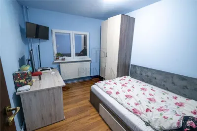 SOARELUI - 4 CAMERE - 2 BAI - 2 BALCOANE - CENTRALA PROPRIE - ETAJ 3 - DECOMANDAT - foto 3