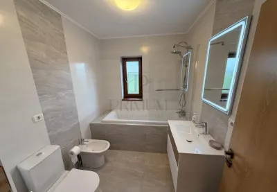 DUMBRAVITA - DUPLEX RENOVAT - IKEA - 4 CAMERE - 3 BAI - GARAJ - TERASA - PANOURI SOLARE - foto 8