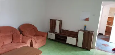 GIROCULUI, 2 CASE INTR-O SINGURA CURTE CU TEREN GENEROS - foto 2