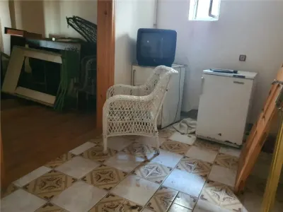 FRATELIA, TEREN 3800 CU 2 CASE, 4+3 CAMERE, DECOMANDAT - foto 9