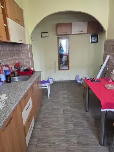 SAGULUI - ETAJ 2 - BLOC IZOLAT - 3 CAMERE - DEBARA - CENTRALA PROPRIE - CLIMA - foto 3