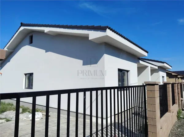 Casă 3 camere Moșnița Veche - poza 1