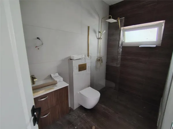 Casă 3 camere Moșnița Veche - poza 9