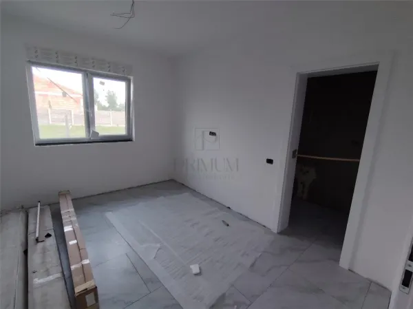 Casă 4 camere Moșnița Veche - poza 4