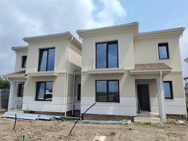 Casă 5 camere Moșnița Nouă - poza 1