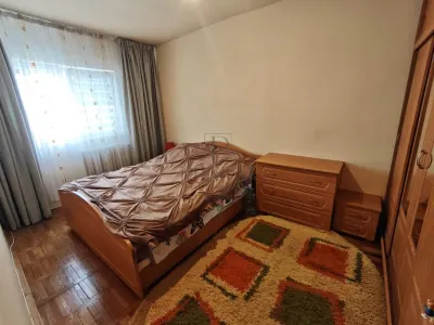 SIMION BARNUTIU - 2 CAMERE - ETAJ INTERMEDIAR - BLOC IZOLAT - SPATIOS - foto 2