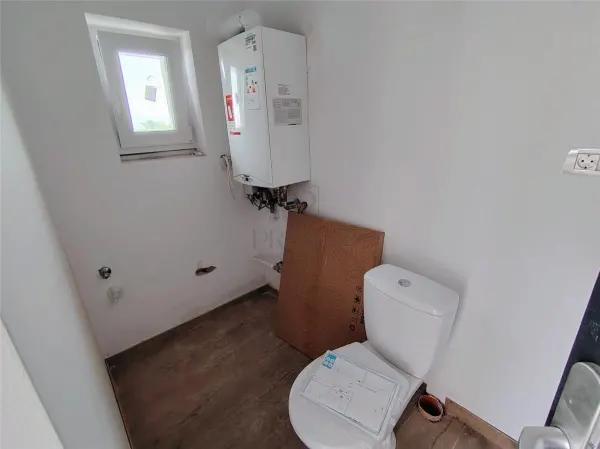 Casă 3 camere Moșnița Veche - poza 9