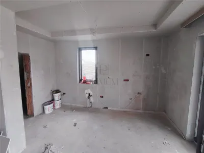 DUPLEX SEPARAT PRIN C.T - ZONA DE TOP - 5 CAMERE - foto 4