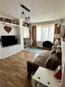 GHE. LAZAR | 4 CAM | DECOMANDAT | RENOVAT | 2 BAI | 2 BALCOANE | BOXA | LIFT | - foto 1