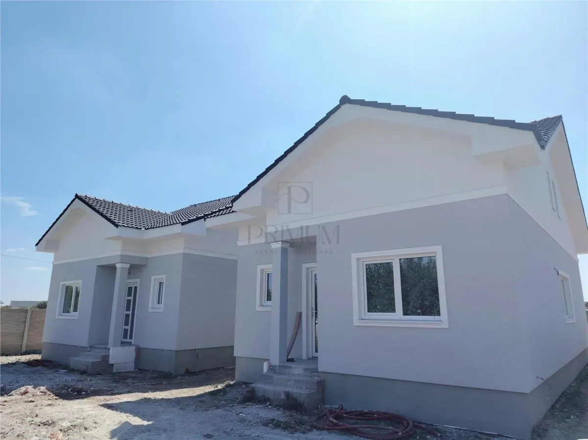 Casă 3 camere Moșnița Nouă - poza 1