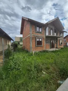 CASA INDIVIDUALA LA ROSU - ZONA EXCELENTA URSENI - ASFALT - TOATE UTILITATILE - foto 2