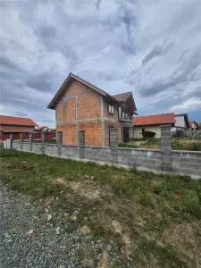 CASA INDIVIDUALA LA ROSU - ZONA EXCELENTA URSENI - ASFALT - TOATE UTILITATILE - foto 4