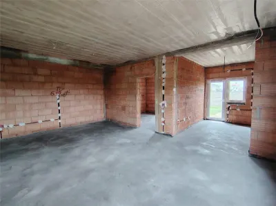 Duplex despartit prin baie - mansardabil - teren generos - foto 3