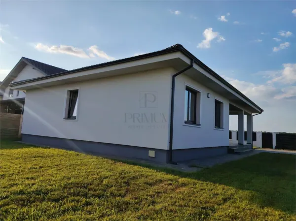Casă 4 camere Moșnița Veche - poza 2