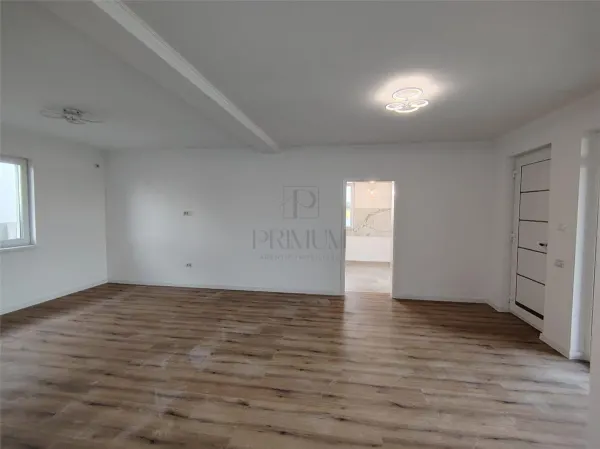 Casă 4 camere Moșnița Veche - poza 4
