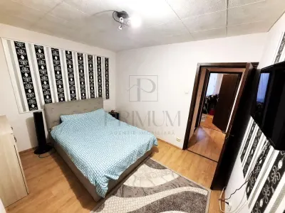 MIRCEA CEL BATRAN - 4 CAMERE - 2 BAI - ETAJ 3 - DECOMANDAT - SPATIOS - foto 7