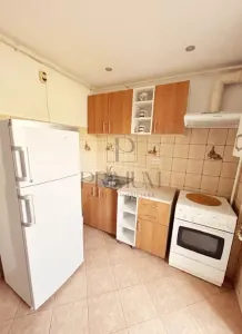 LUNEI - 3 CAMERE - 2 BAI - ETAJ 2 - CENTRALA PROPRIE - DECOMANDAT - foto 3