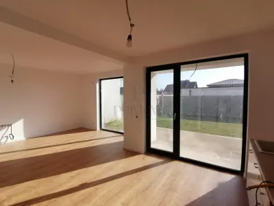 Duplex modern - design deosebit - zona foarte buna - 3 dormitoare - foto 19