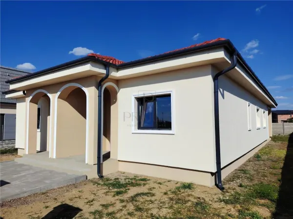 Casă 3 camere Moșnița Nouă - poza 2
