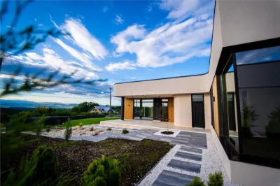 Vila  de lux, construita cu materiale premium, priveliste superba - foto 3