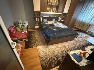 Apartament 4 camere, decomandat, Cetate, Mercur, 2 bai, pivnita - foto 1