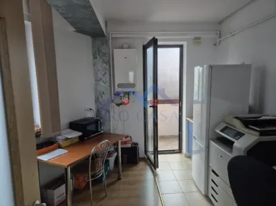 Apartament 2 camere, decomandat, etaj 2, Cetate, 2 balcoane, 62 mp. - foto 2