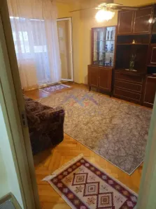 Apartament 3 camere, decomandat, Cetate, Lic. Sportiv, et.3, 2 bai - Alba Iulia