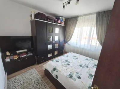 Apartament 2 camere decomandat, Cetate, et.3 - foto 5
