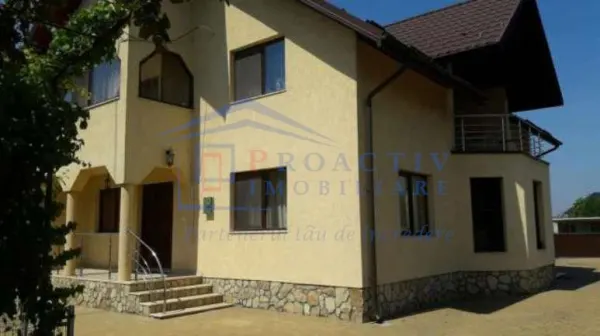 Casă 4 camere Suceava - poza 2
