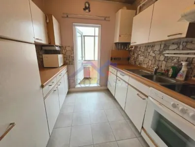 Apartament 2 camere decomandat, et.2, Cetate, zona Mercur - foto 2