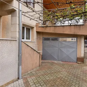 Casa 280 mp | Teren 300 mp | Garaj | Burdujeni | Suceava (C-4002) - foto 2
