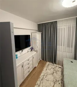 Apartament cu 3 camere, Renovat, Centru, 3c-4361 - foto 3