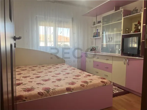 Apartament 3 camere Oradea - poza 4
