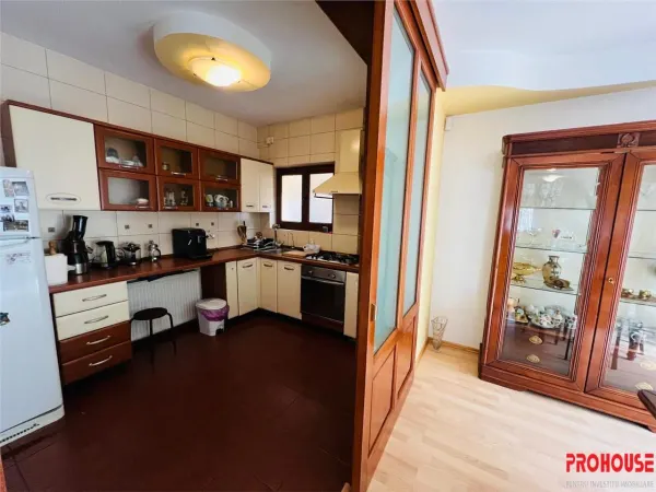 Casă 8 camere Bacău - poza 20