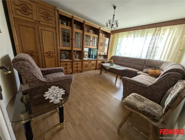 Apartament 3 camere Bacău - poza 1