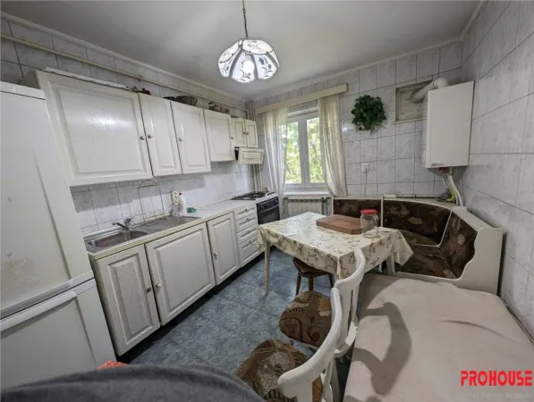 Apartament 3 camere Bacău - poza 2