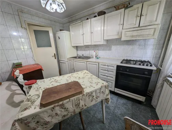 Apartament 3 camere Bacău - poza 3
