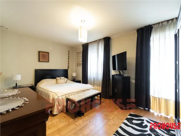 Casă 10 camere Bacău - poza 17