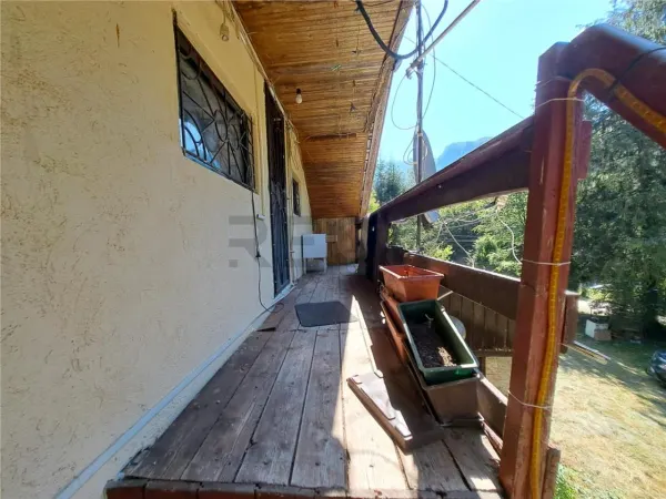 Casă 7 camere Pietroasa - poza 3
