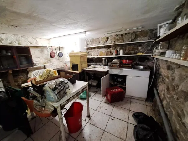 Casă 7 camere Pietroasa - poza 10
