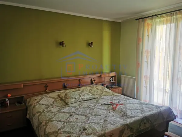 Casă 12 camere Ipotești - poza 2