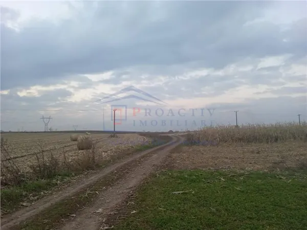 Teren Ipotești - poza 1