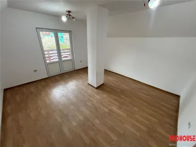 Casa P+M - teren 453mp - Margineni - foto 6