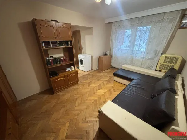 Apartament 3 camere Bacău - poza 1